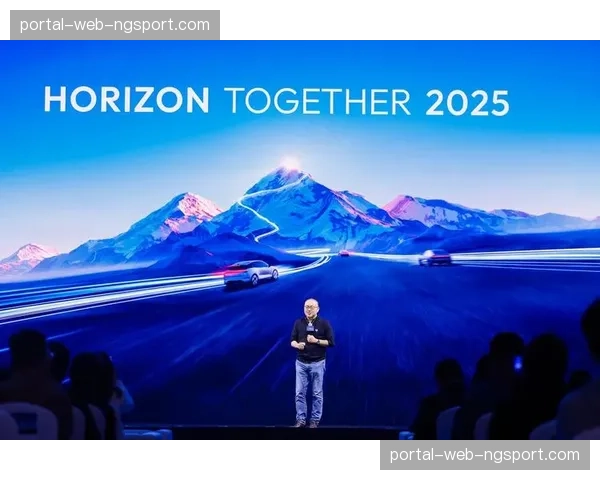 当前阶段，视听技术中枢正从信号分发迈向生态运营。