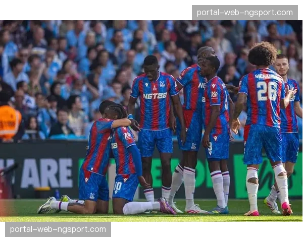 水晶宫2-1逆转狼队，埃泽与马特塔三分钟内连入两球