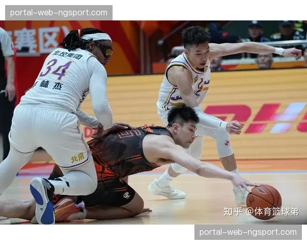 季后赛高强度对抗下本土控卫显乏力，国际赛场经验转化仍待加强